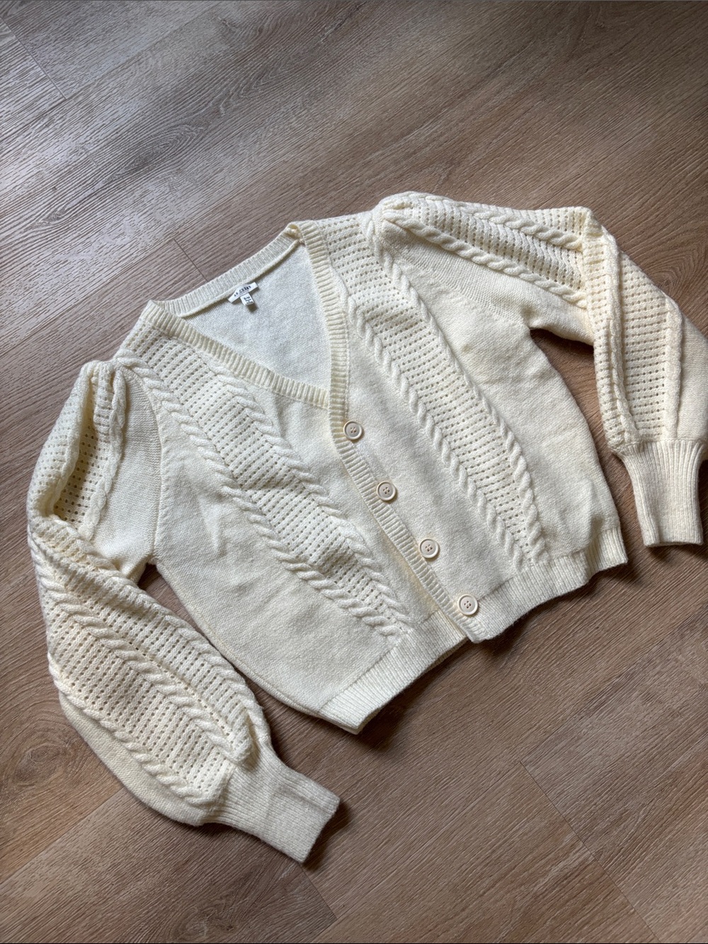 En Creme Cream Knit Button-Front Cardigan